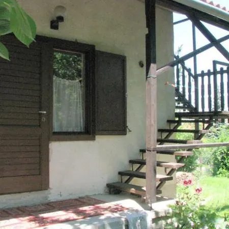 Nefelejcs Apartment *
